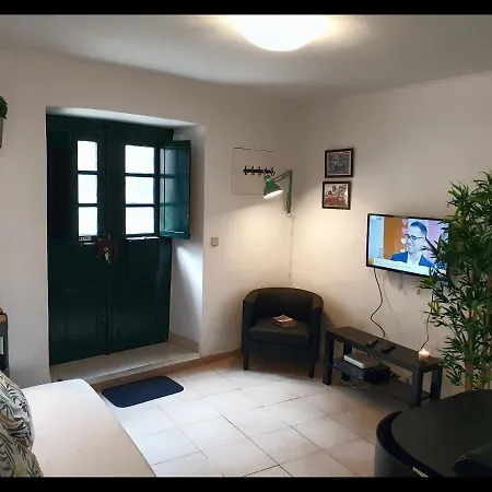 Διαμέρισμα Home4u - Mouraria Typical Neighborhood *