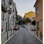 Apartman Home4u - Mouraria Typical Neighborhood *