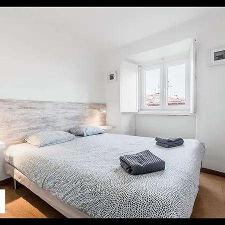 Apartament Home4u - Mouraria Typical Neighborhood *