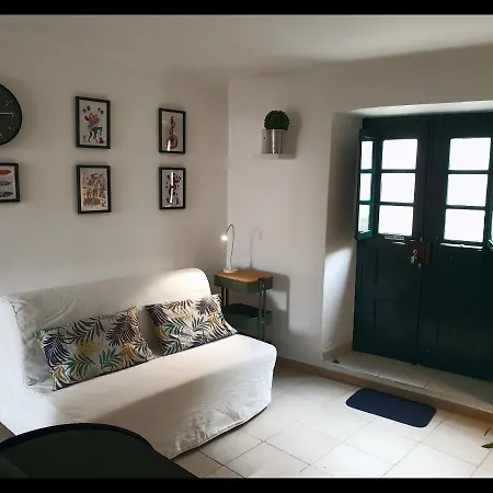 Home4u - Mouraria Typical Neighborhood Apartman *