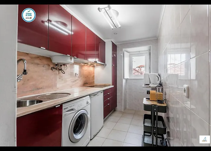 아파트 Home4u - Mouraria Typical Neighborhood 리스본